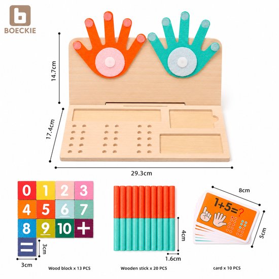 Houten rekenbord met oranje en groene vilten handen, cijfers, rekenstokjes en kaarten.