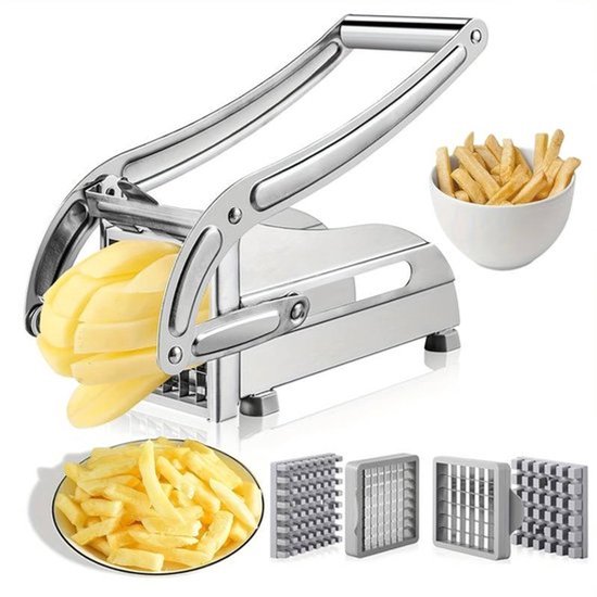 Roestvrijstalen frietsnijder die aardappelschijven snijdt, met een schaal frietjes en twee verwisselbare snijbladen.