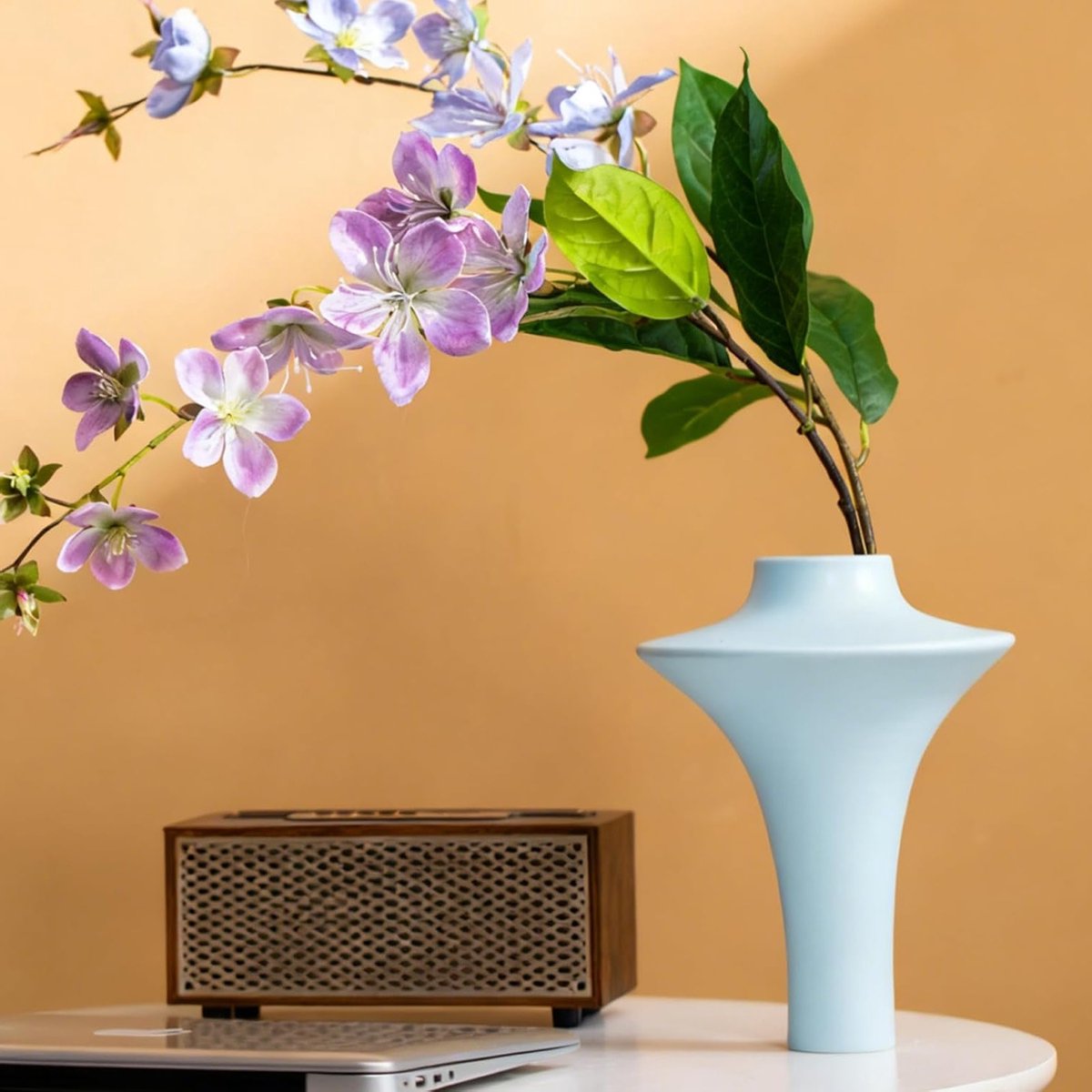 Moderne Boho Keramische Vaasje in Blauw - Aesthetic Bloemenvase voor Woonkamer, Slaapkamer en Kantoor Decoratie