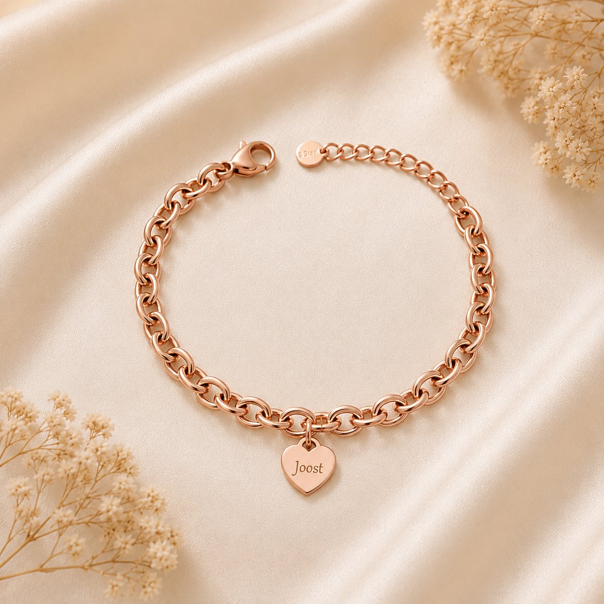 Armband Anne Rosé goud gepersonaliseerd sieraad met naam gegraveerd, leuk persoonlijk cadeau voor moeder, vrouw of vriendin.