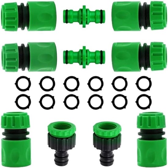 Set van groene slangkoppelingen en verbindingsstukken. Inclusief adapters en ringen.