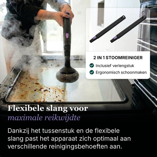 Een vrouw gebruikt een stoomreiniger met borstelopzetstuk op een vuile ovenplaat. Inclusief verlengstuk.