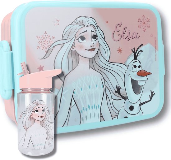 Boîte à lunch rose et bleu clair avec Elsa et Olaf imprimés. La gourde bleu clair avec bouchon et paille roses est à côté.