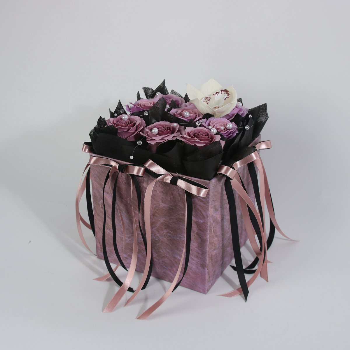 La Roselle Amsterdam Luxe Bloemenbox met Paarse Kunstrozen en Orchidee – Decoratief Rozenboeket in Cadeaubox
