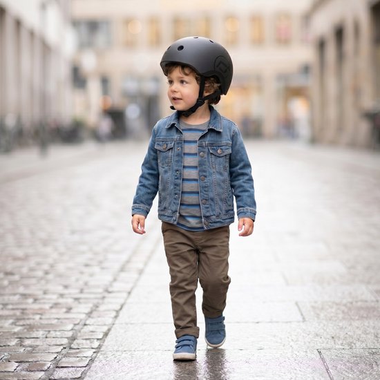 Scoot & Ride Helmet – Kinderhelm – XS 45-51 cm – LED achterlicht – magnetische sluiting – verstelbaar – Zwart — afbeelding 2