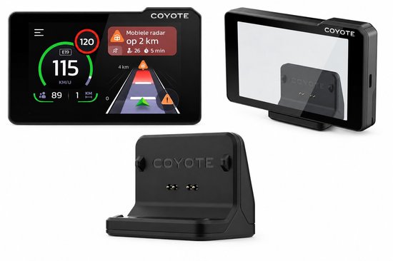 Drie Coyote apparaten: een navigatiesysteem met snelheidsindicaties, een tweede Coyote scherm en een magnetische oplaadhoudder.