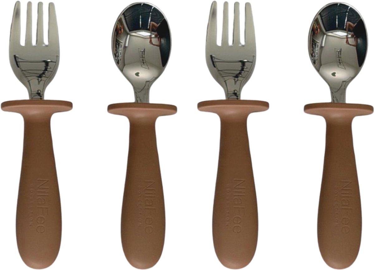 NilaFee™ Oscar - Bestekset - 4 delig - Lepel Vork - RVS - Siliconen - Kinderbestekset - Zilver - Caramel Brown