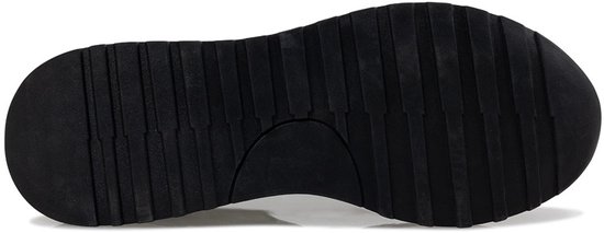 Onderkant van een groene PME Legend sneaker met zwart profiel.
