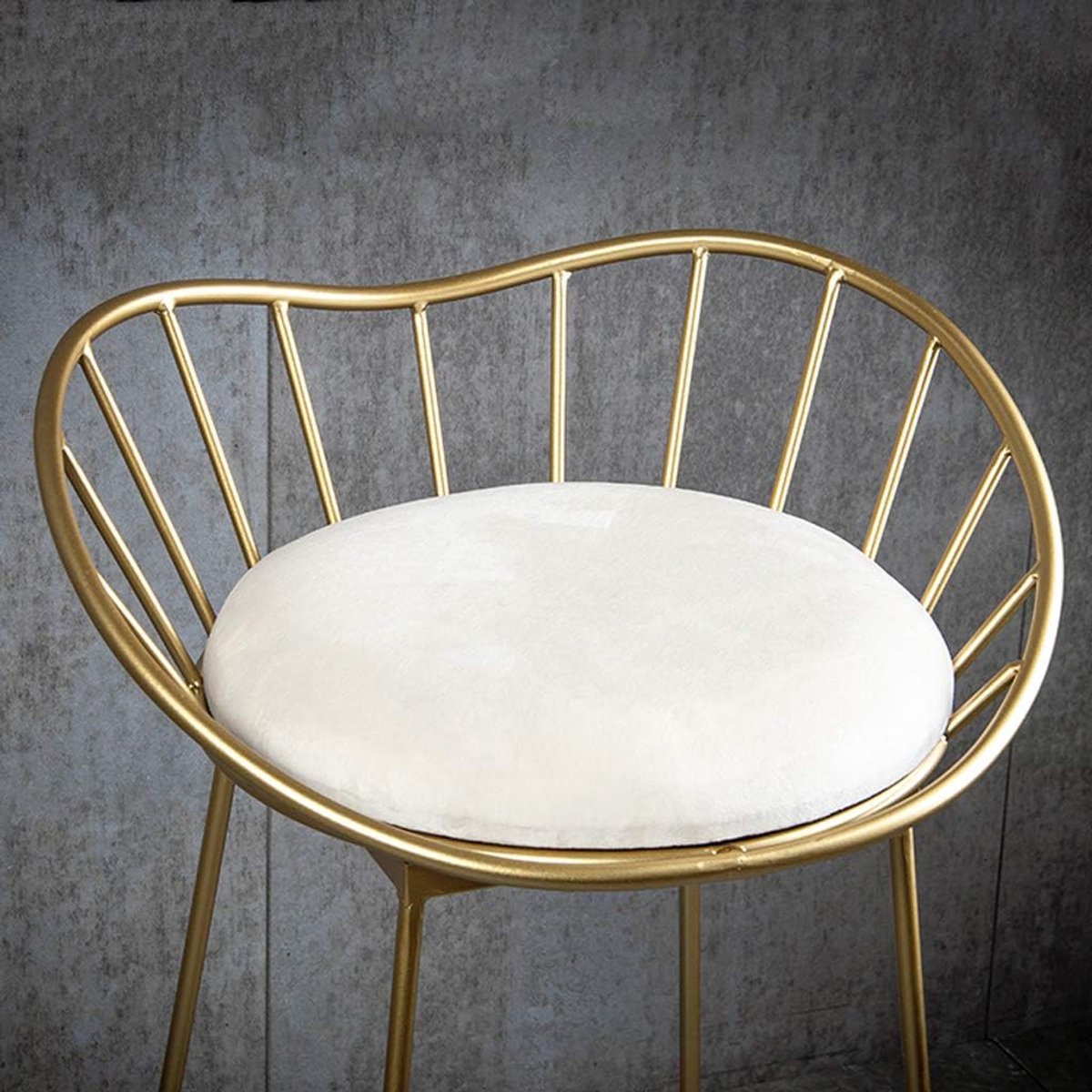 Bartafel 75 cm – Luxe Fluwelen Barkruk met Rugleuning, Voetensteun en Gouden Metalen Poten – Wit – Mobili Bella