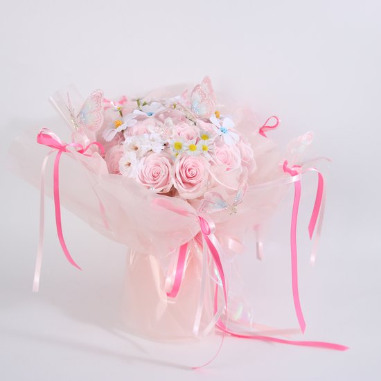 La Roselle Amsterdam Luxe Lichtroze Kunstrozen Boeket met Vlinders en Parels – Roze Cadeauverpakking kunstbloemen –