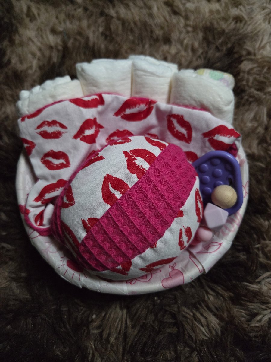 Kraampaketje | Kraam cadeau meisje | Baby | Handgemaakt | Knuffeltje | Friemeldoekje | Bijtring | Rammelaar |