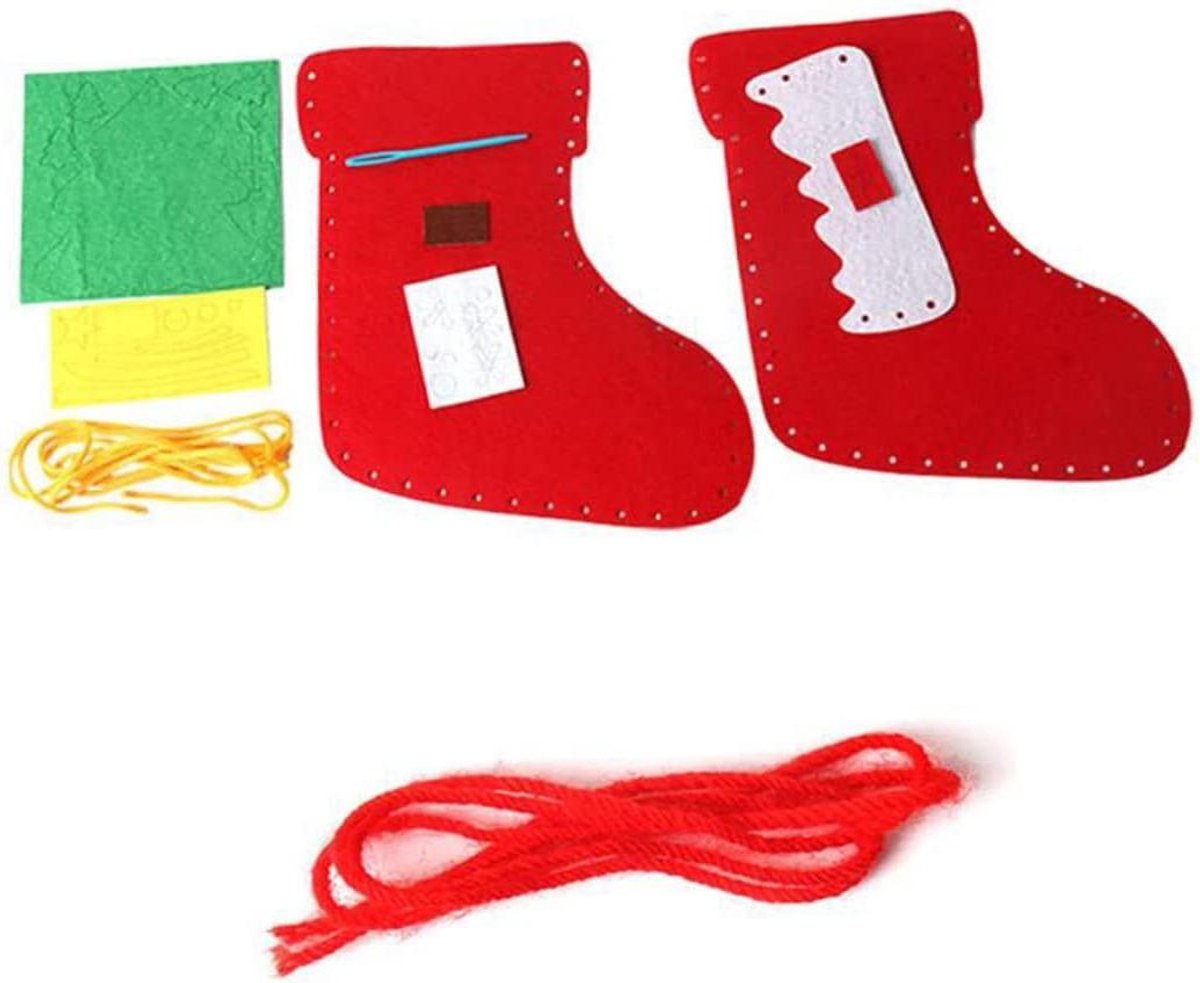 Kerstkousen Knutselpakket - Familie Kousen - Creatief Knutselen - Handgemaakt Ontwerp - 20x17 cm - Gekleurd