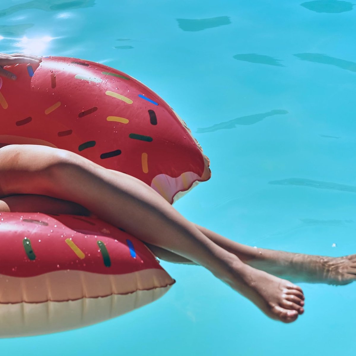 et van 2 Donut Zwemringen 70 cm (Roze & Chocolade) – Leuke, Extra Dikke en Lekkagebestendige Zwembandjes voor Kinderen – foto 4