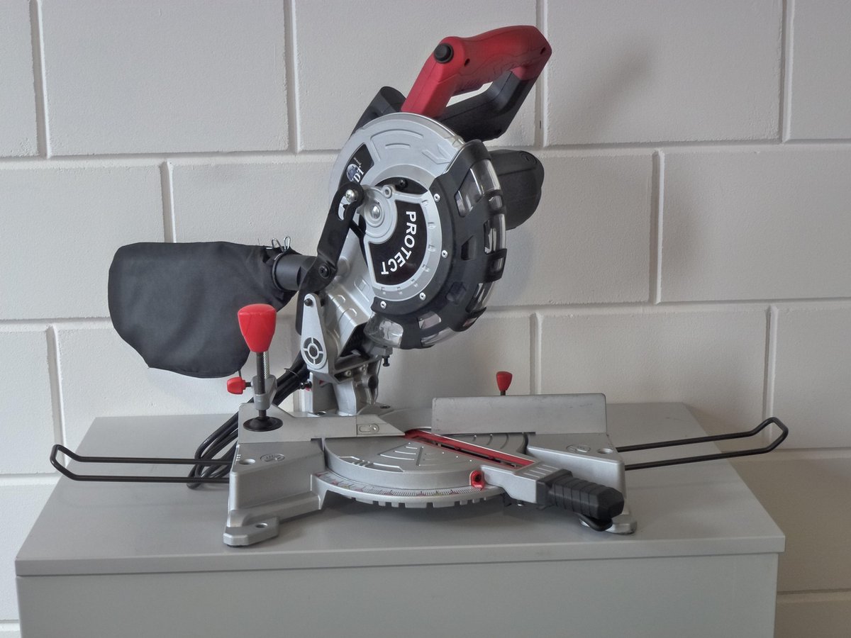 VDT kap- en verstekzaag 210mm – foto 3
