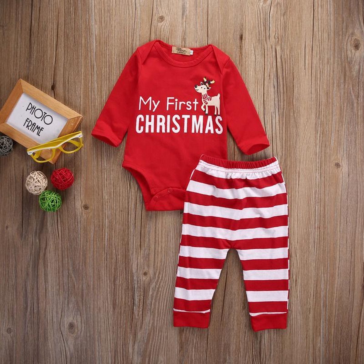 Baby kerst met gratis sokken | Kerstromper en broekje met baby kerstsokken | My... | bol.com