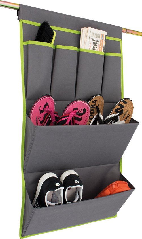 Grijze tentorganizer met limegroene randen, met teenslippers en schoenen in de vakken.