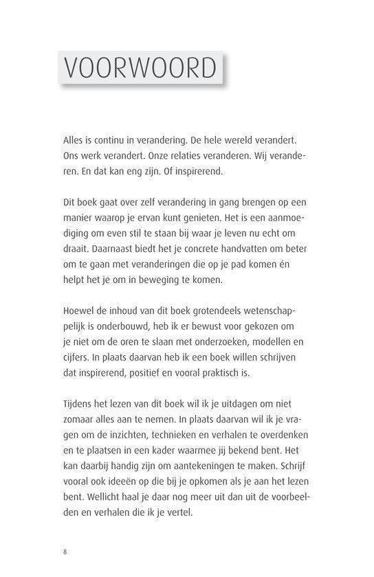 Titelpagina met 'VOORWOORD' op een lichtgrijs vlak.