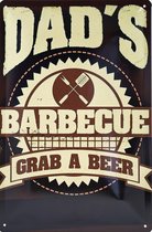 Wandbord - Dad's Barbecue Grab A Beer -20x30cm-
