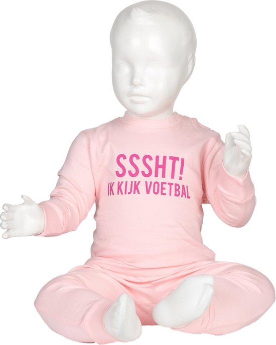 Fun2wear Pyjama SSSHT! IK KIJK VOETBAL Roze maat 80