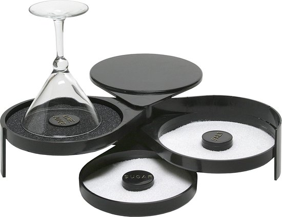 Zwarte kunststof glasrimmer met drie compartimenten voor zout, suiker en limoensap. Een martiniglas staat omgekeerd in het limoensapgedeelte.
