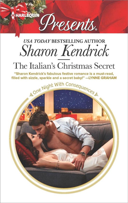 Een man en vrouw kussen op een bank, met kerstdecoratie op de achtergrond. Titel: The Italian's Christmas Secret.