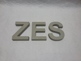 Betonnen letters. Huisnummer ZES 20 cm hoog