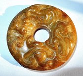 Zeer grote Donut Hanger van gegraveerd Jade