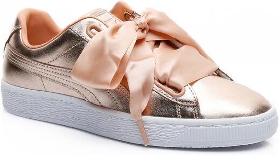 Puma Sneakers Basket Heart Luxe. Dames, maat 37. | bol.com