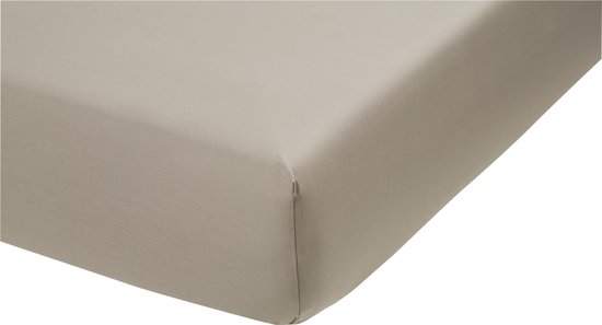 Taupe hoeslaken met een hoek en elastiek.
