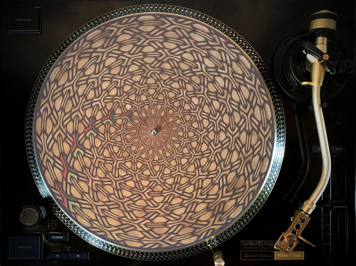 Animated Turntable Slipmat “Geometric” Brown