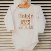 Baby Rompertje Hulpje Sinterklaas | Lange mouw | wit goud | maat 50/56 ( zwangerschapsaankondiging geboorte baby aankondiging zwangerschap maand december uitgerekend cadeau )