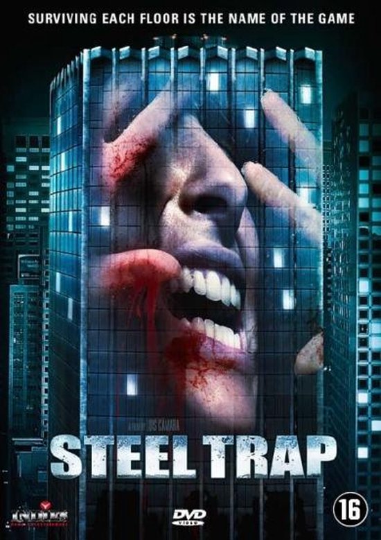 De poster toont een angstaanjagend gezicht met bloed op de mond, ingeklemd in een glazen gebouw. Tekst: 'STEEL TRAP'.