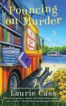 A Bookmobile Cat Mystery 4 - Pouncing on Murder
