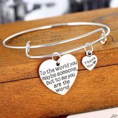 Zilverkleurige armband met hart, to the world you maybe someone but to me you are the world