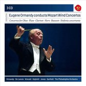 Conducts Mozart Wind Concertos