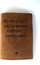 Paspoorthoesje | Quote, SMILE | Bruin