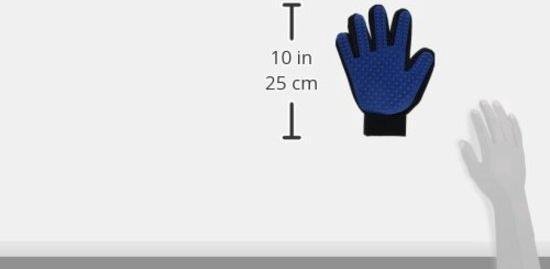 Un gant bleu anti-poils d'animaux avec une échelle de mesure.