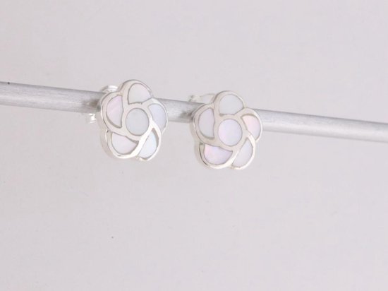 Petits Clous D'oreilles Fleurs En Nacre Fantaisie - Marque Kristiana - Neuf Avec étiquettes