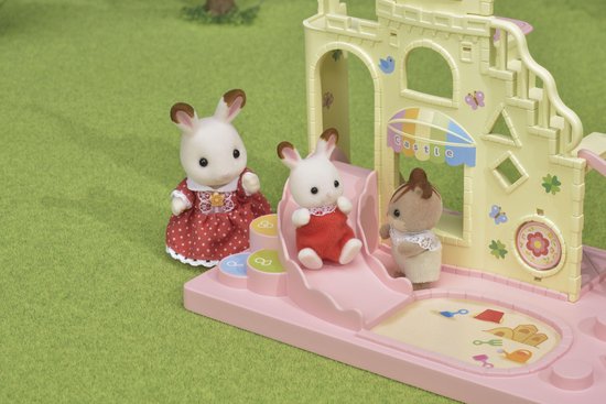 Sylvanian Families - 5749 - Le trio bébés à la piscine Sylvanian Families | King Jouet France