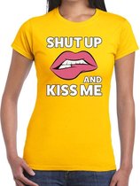 Shut up and kiss me t-shirt geel dames XS