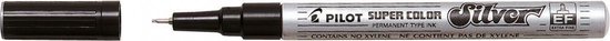Zilveren Pilot Super Color stift met Extra Fine tip, dop eraf.