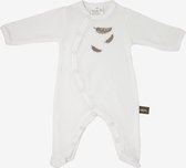 Witte bio-katoenen pyjama met beige verenpatronen - 1 maand