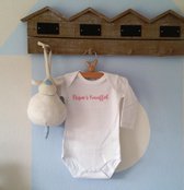 Baby Rompertje met tekst  meisje Papa’s Knuffel | Lange mouw | wit roze | maat 62/68