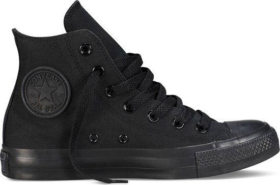 Baskets Converse Chuck Taylor All Star noires, modèle haut, avec logo noir sur le côté.