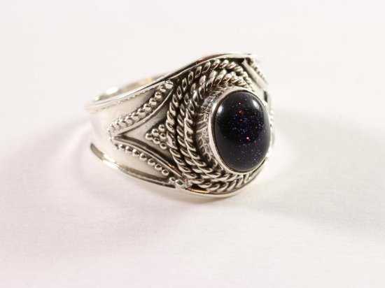 Bewerkte zilveren ring met blauwe zonnesteen - maat 16.5