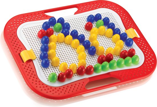 Rood pegboard met witte gaten, gevuld met gele, rode, groene en blauwe pegboard pins.