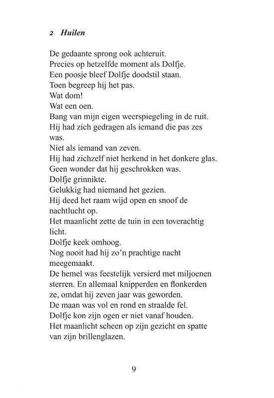 Pagina met tekst over Dolfje die schrikt van zijn spiegelbeeld en de maan.