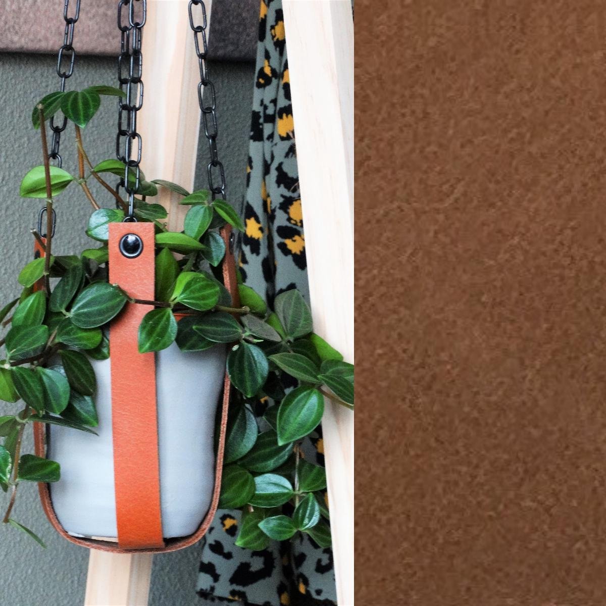 Leren plantenhanger | LICHTBRUIN (i.c.m. zwarte ketting)