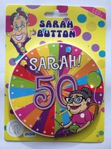 Sarah Button 50 Jaar - 12 cm - met veiligheidsspeld bevestiging