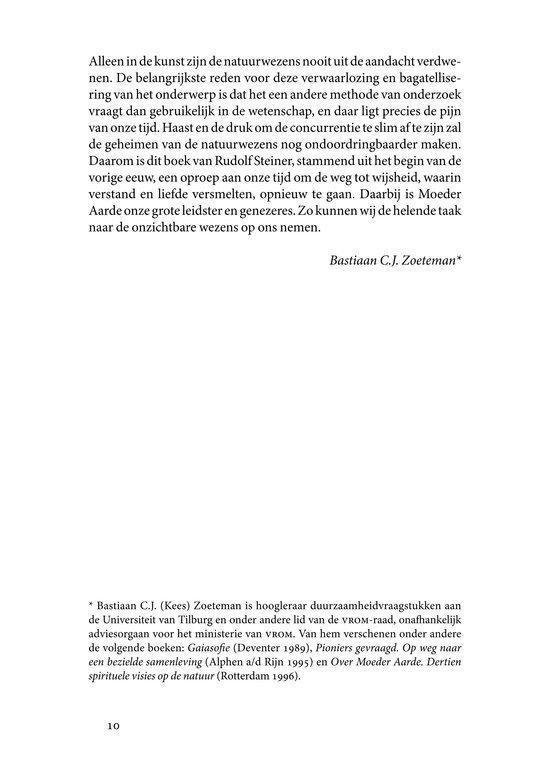 Pagina met tekst uit "Natuurwezens" met een voetnoot en paginanummer 10. Geschreven in het Nederlands.